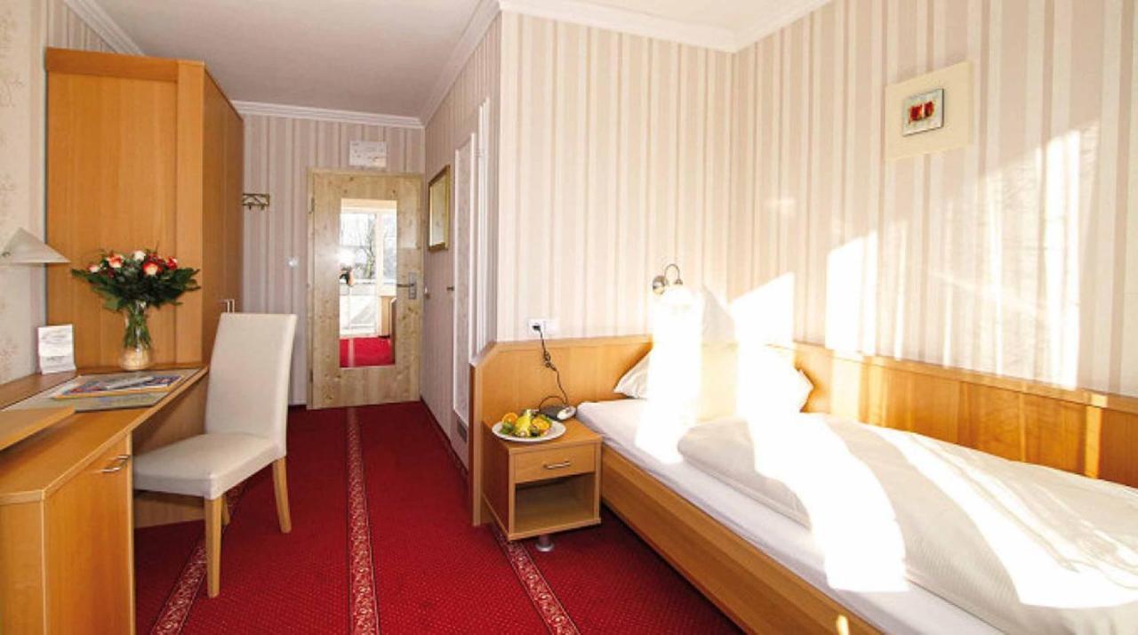 Naturhotel Am Sonnenhang オイ・ミッテルベルグ エクステリア 写真
